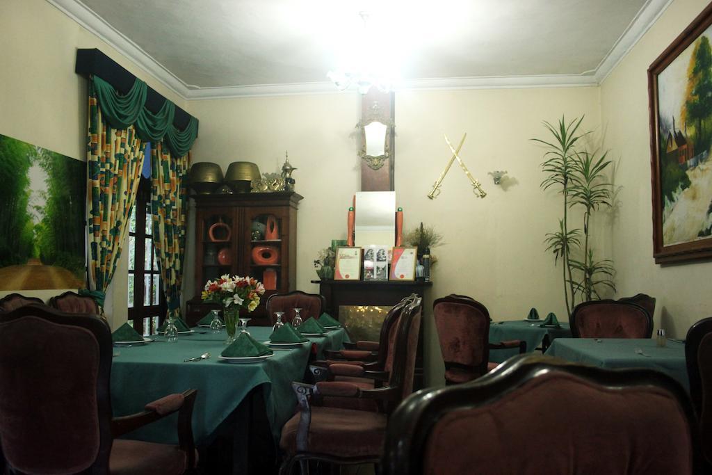 Colling Wood Hotel Нувара-Элия Экстерьер фото